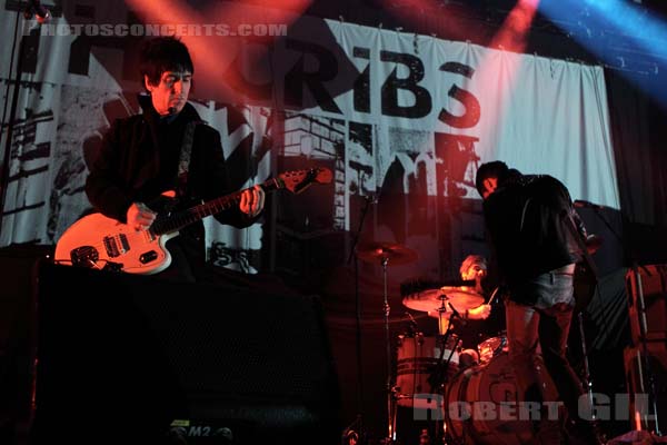 THE CRIBS - 2009-11-26 - PARIS - Zenith - 